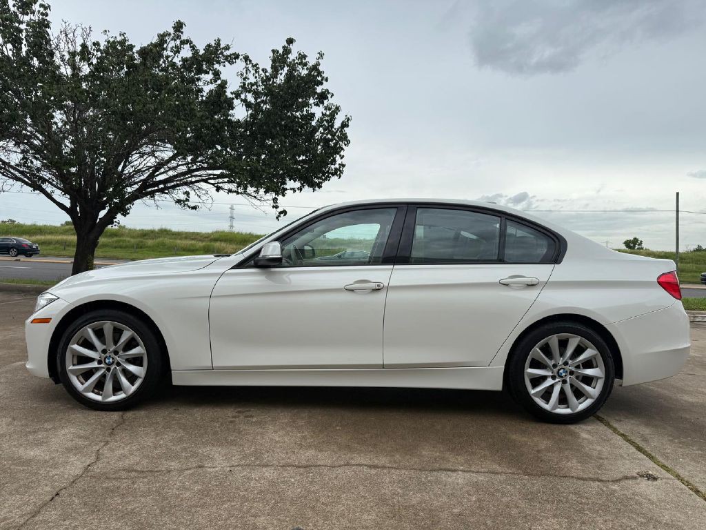 2013 BMW 3 Series Image 6