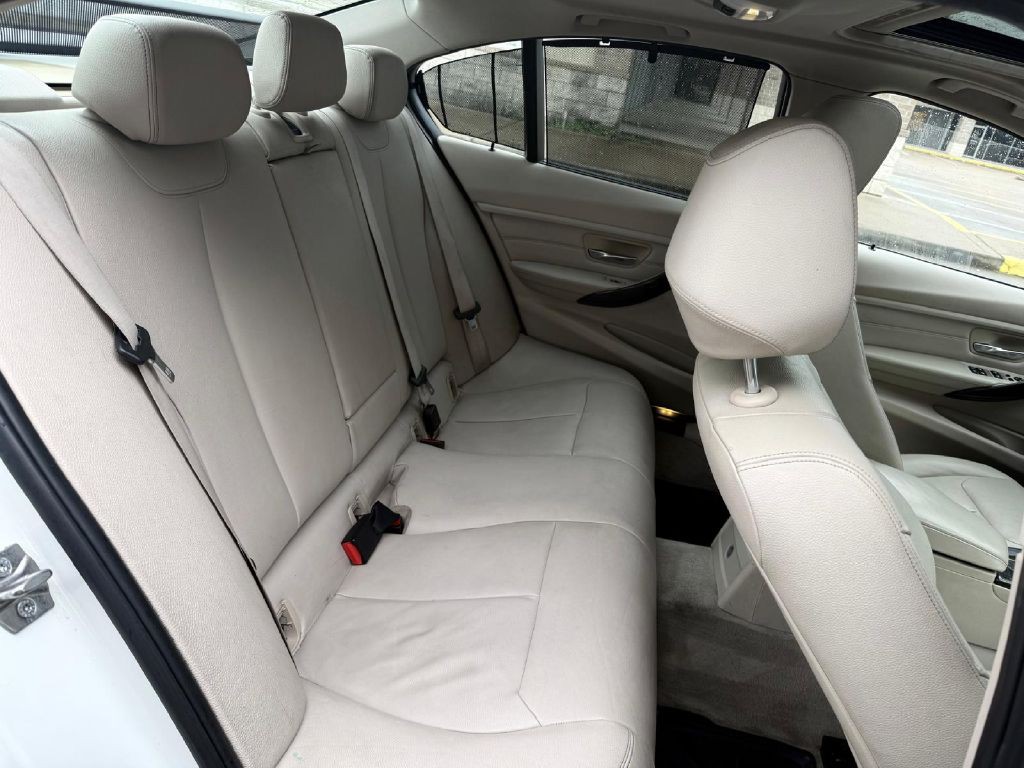 2013 BMW 3 Series Image 13