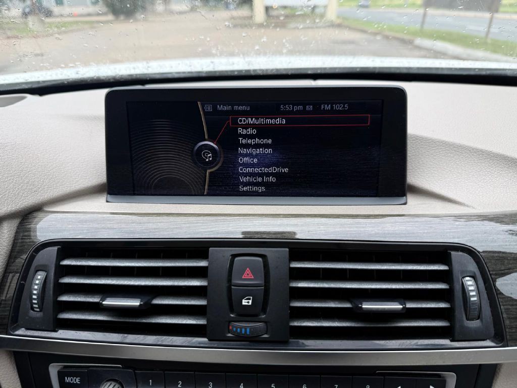 2013 BMW 3 Series Image 18