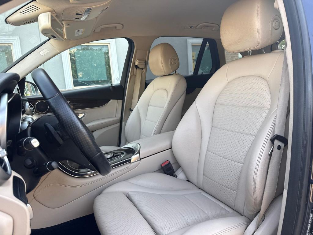 2019 Mercedes-Benz GLC-Class Image 10