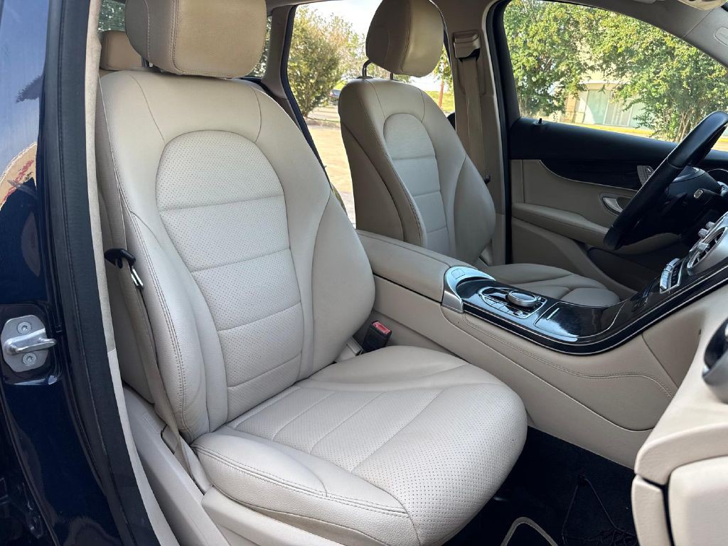 2019 Mercedes-Benz GLC-Class Image 13