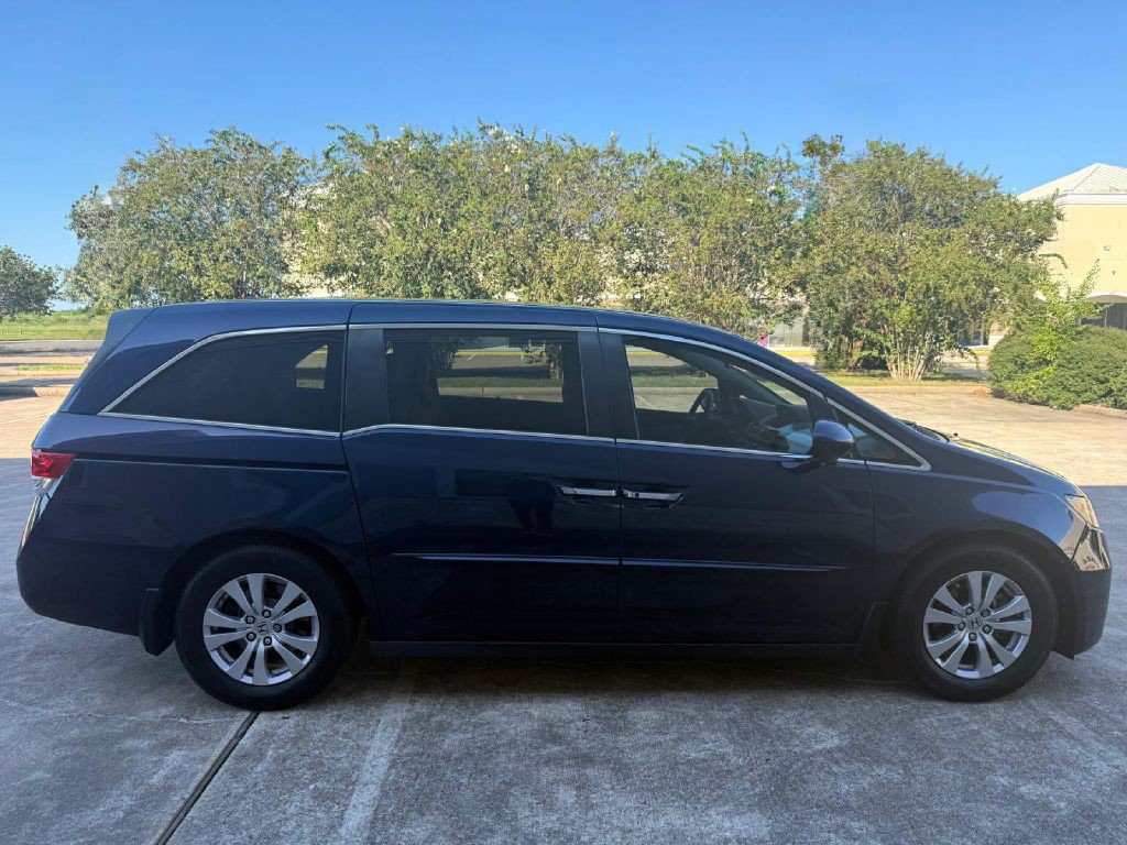 2017 Honda Odyssey Image 2
