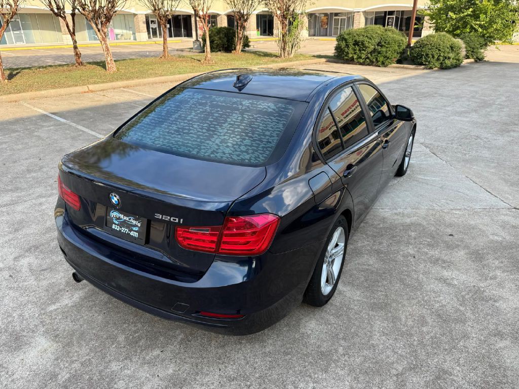2014 BMW 3 Series Image 3