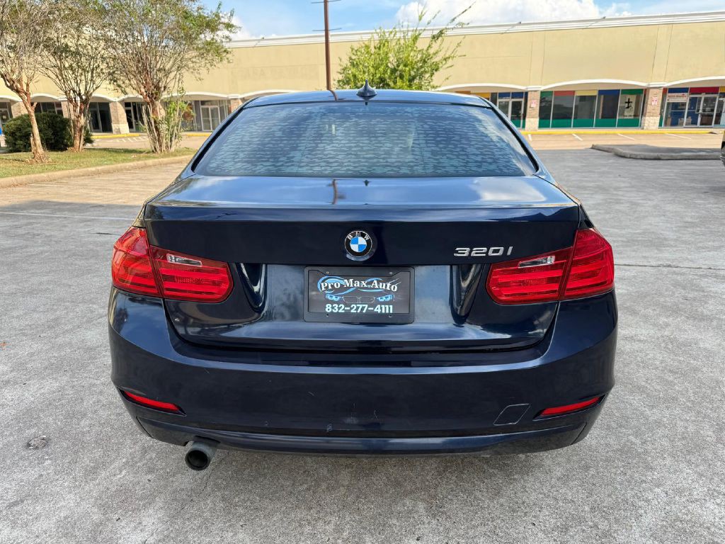 2014 BMW 3 Series Image 5