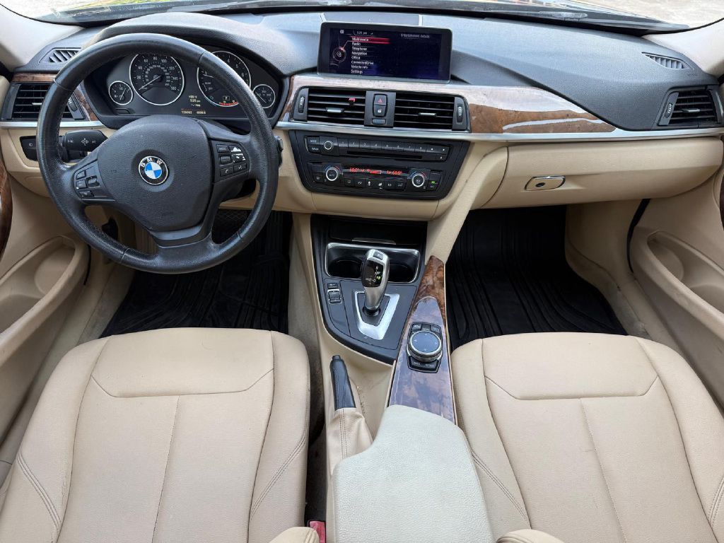 2014 BMW 3 Series Image 22
