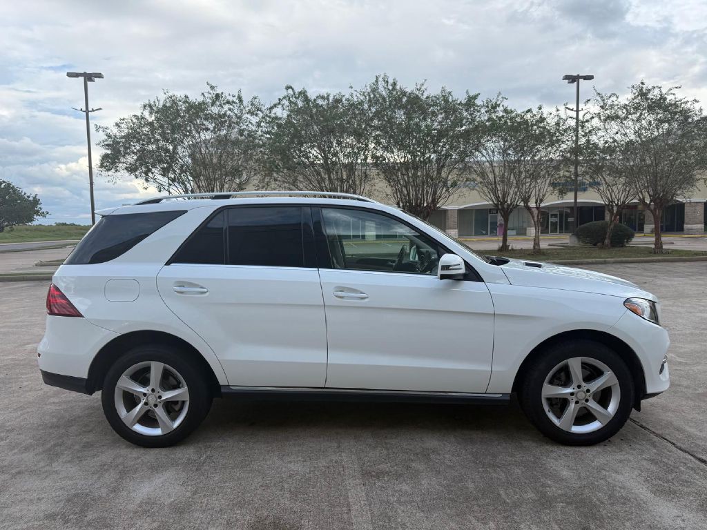 2016 Mercedes-Benz GLE-Class Image 2