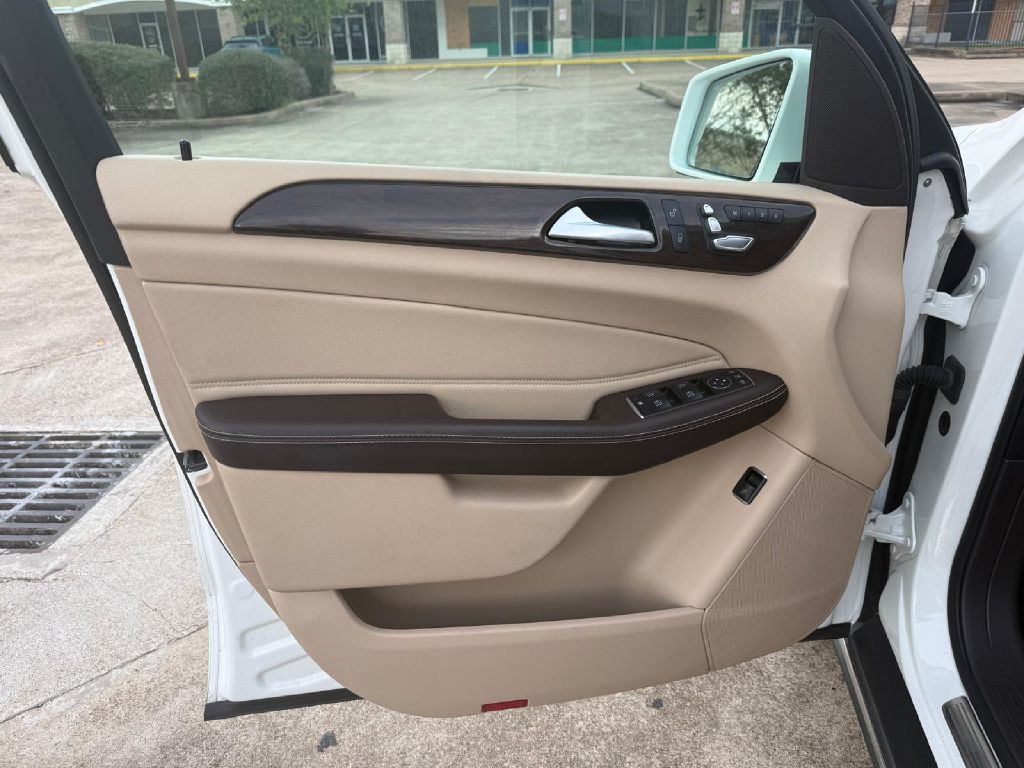 2016 Mercedes-Benz GLE-Class Image 12
