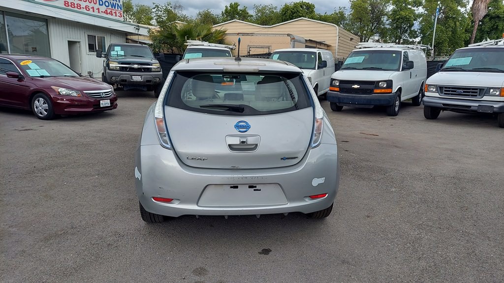 2011 Nissan Leaf Image 4