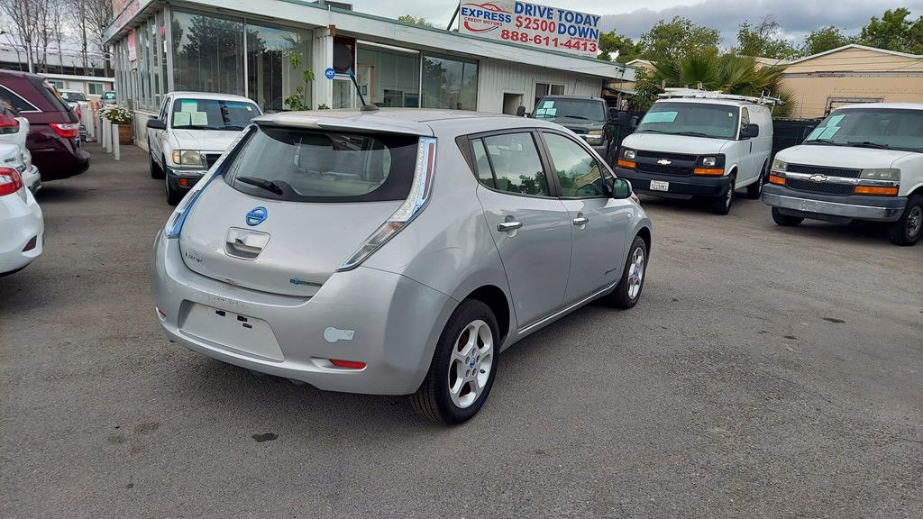 2011 Nissan Leaf Image 5