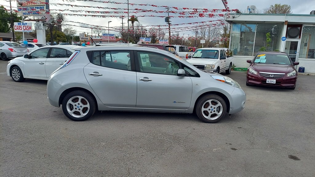2011 Nissan Leaf Image 6