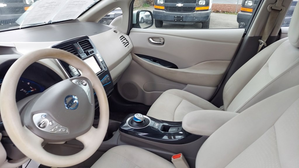 2011 Nissan Leaf Image 8