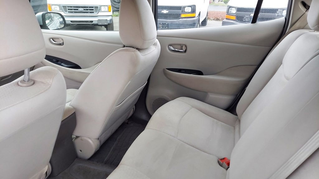 2011 Nissan Leaf Image 9