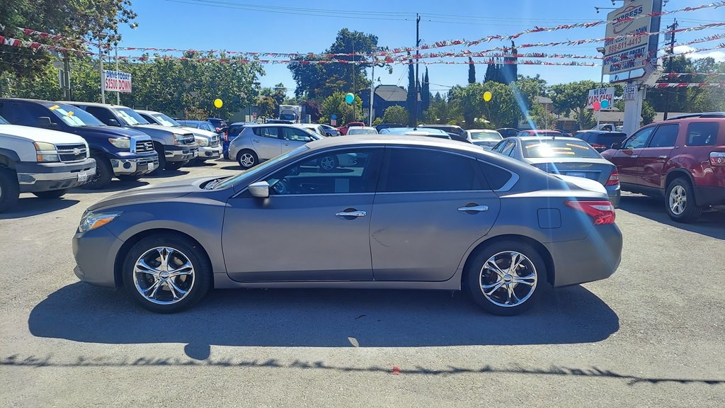2016 Nissan Altima Image 2