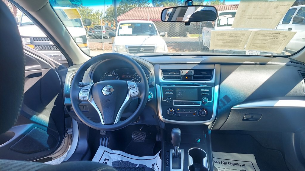 2016 Nissan Altima Image 9