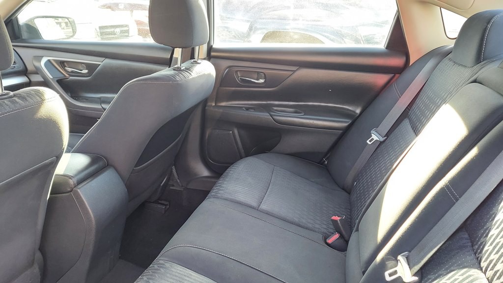 2017 Nissan Altima Image 7