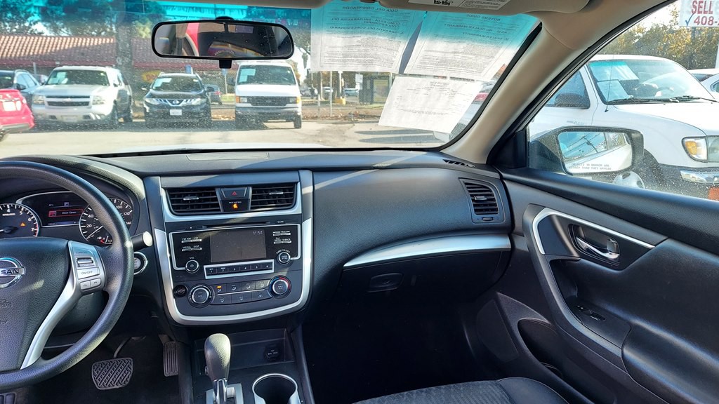 2017 Nissan Altima Image 9