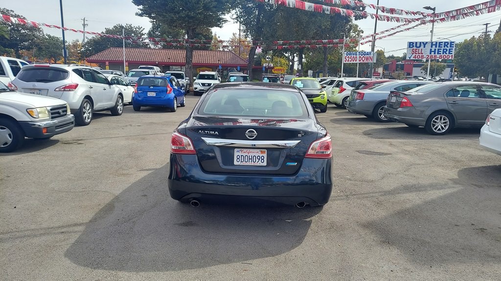 2013 Nissan Altima Image 4