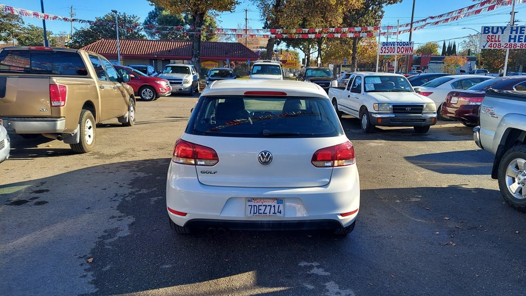 2013 Volkswagen Golf Image 3