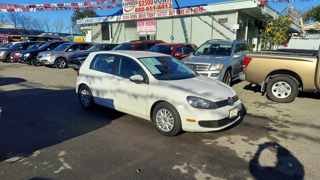 2013 Volkswagen Golf Image 5