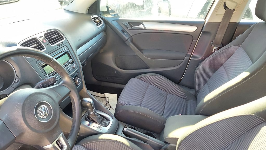 2013 Volkswagen Golf Image 6