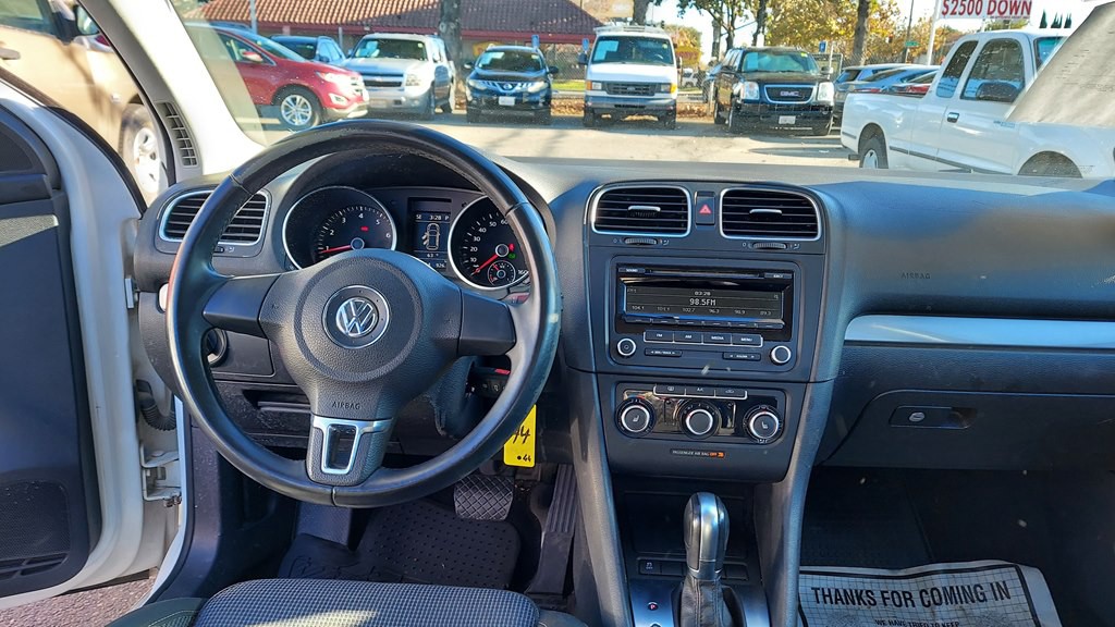2013 Volkswagen Golf Image 8