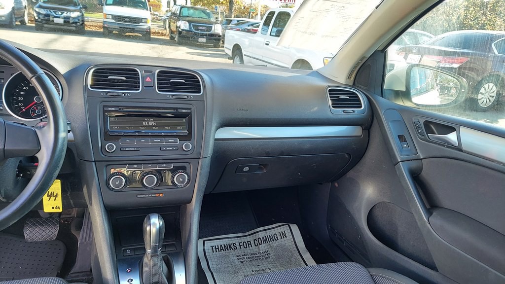 2013 Volkswagen Golf Image 9