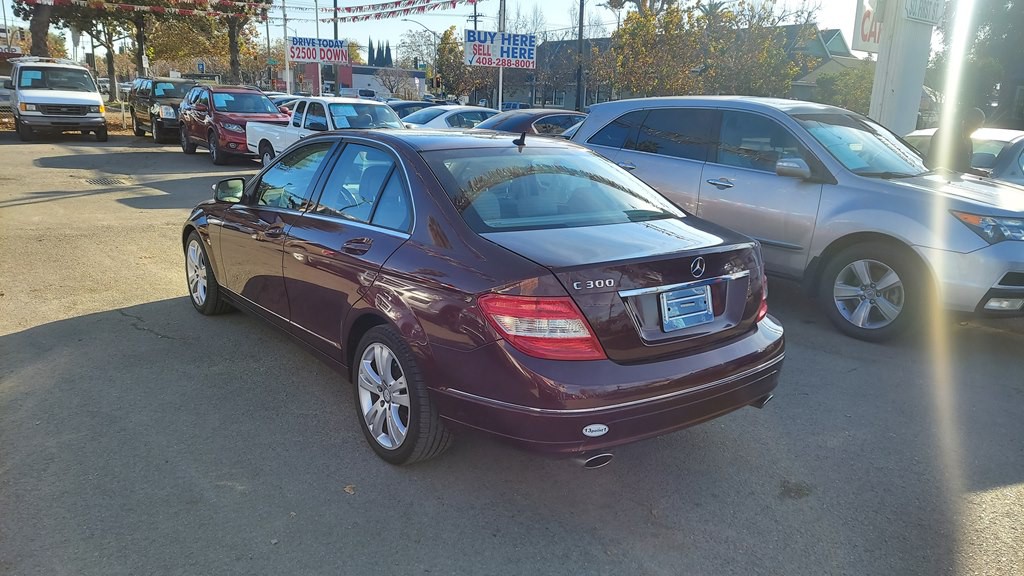 2009 Mercedes-Benz C-Class Image 2