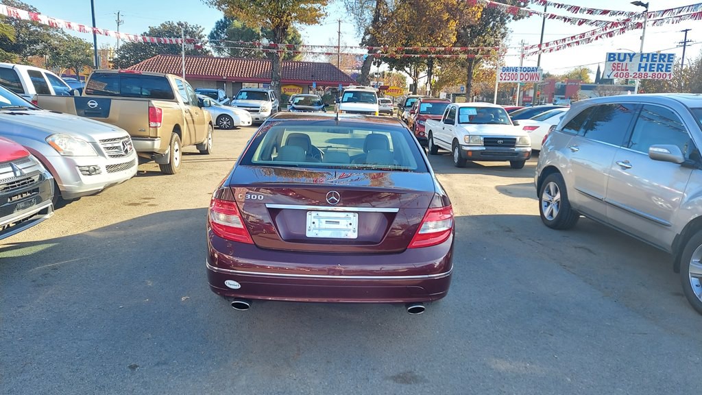 2009 Mercedes-Benz C-Class Image 3