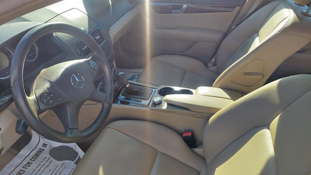 2009 Mercedes-Benz C-Class Image 6
