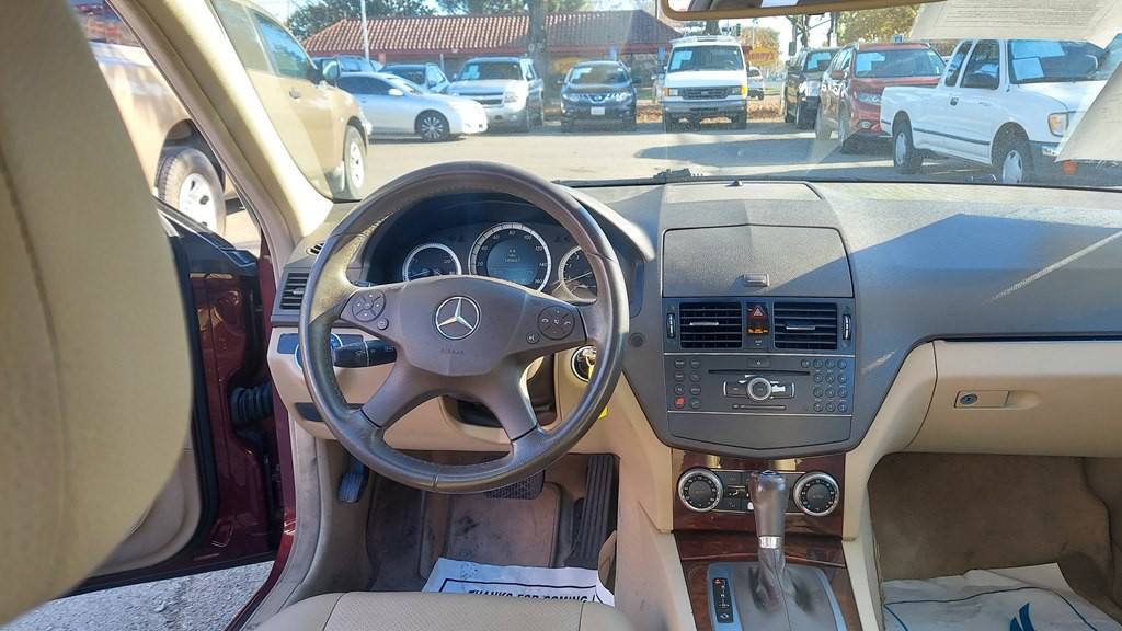 2009 Mercedes-Benz C-Class Image 8