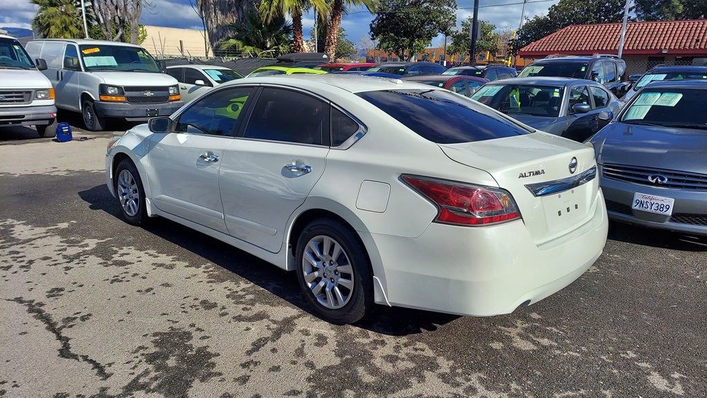 2015 Nissan Altima Image 2