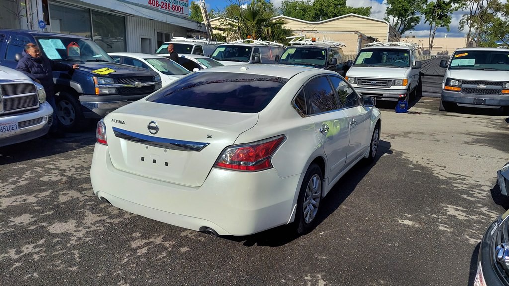 2015 Nissan Altima Image 4