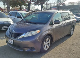 Image for 2015 Toyota Sienna LE ID: 6337142