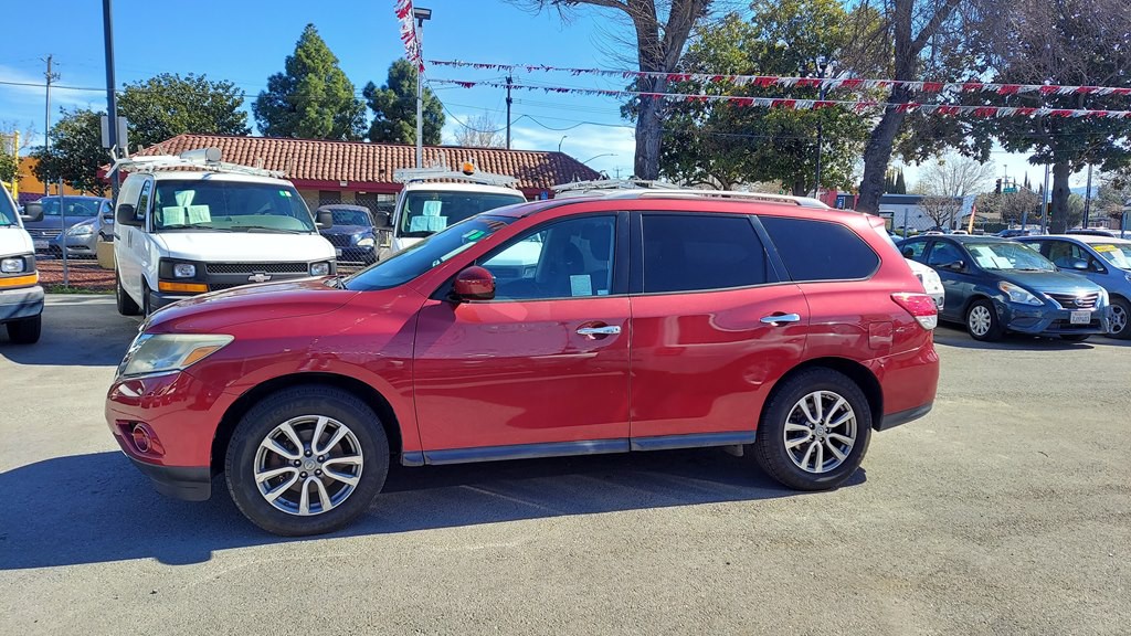 2014 Nissan Pathfinder Image 2