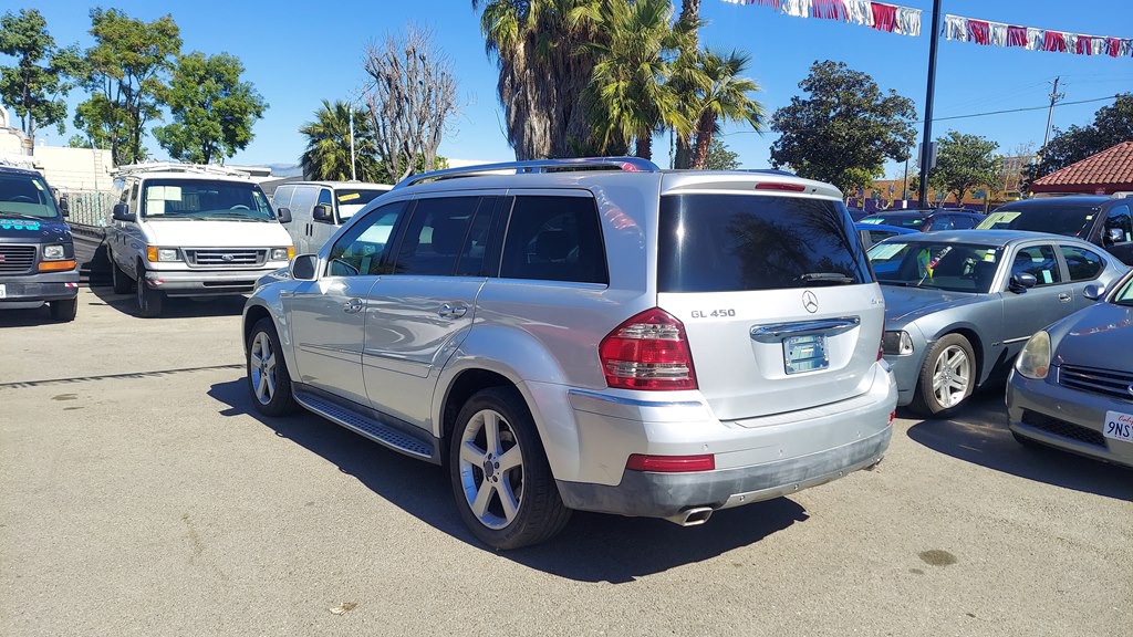 2009 Mercedes-Benz GL-Class Image 2