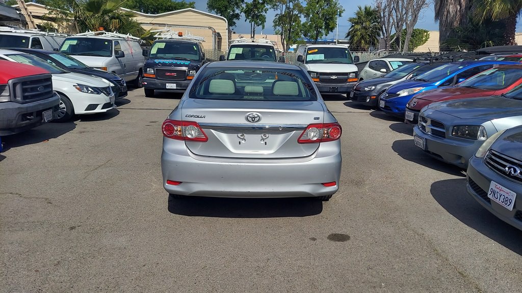 2012 Toyota Corolla Image 3