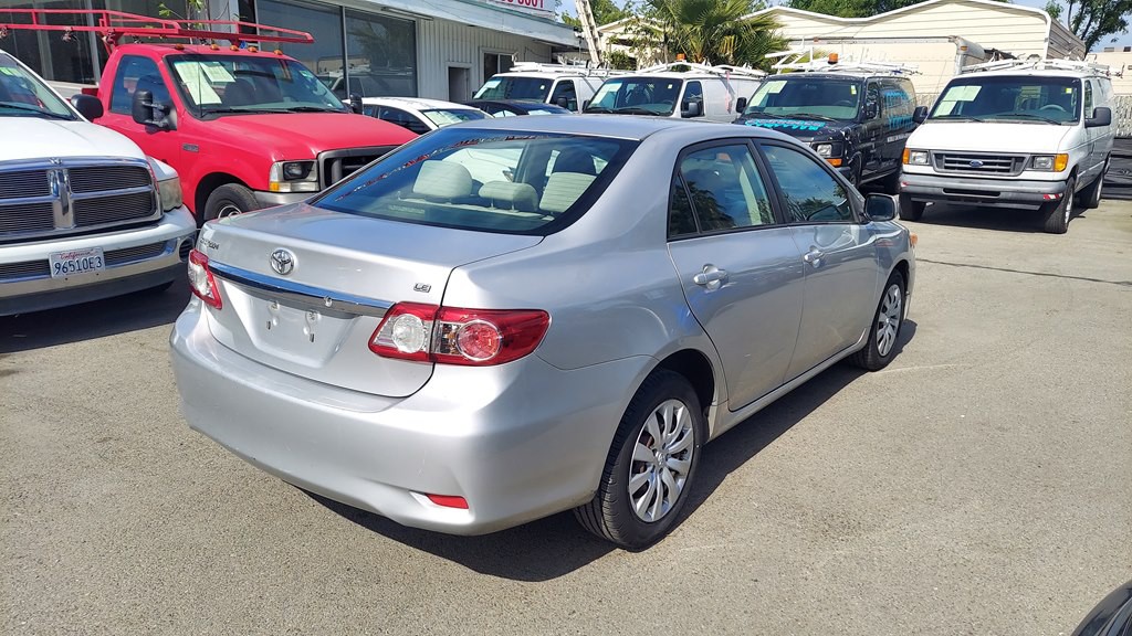 2012 Toyota Corolla Image 4