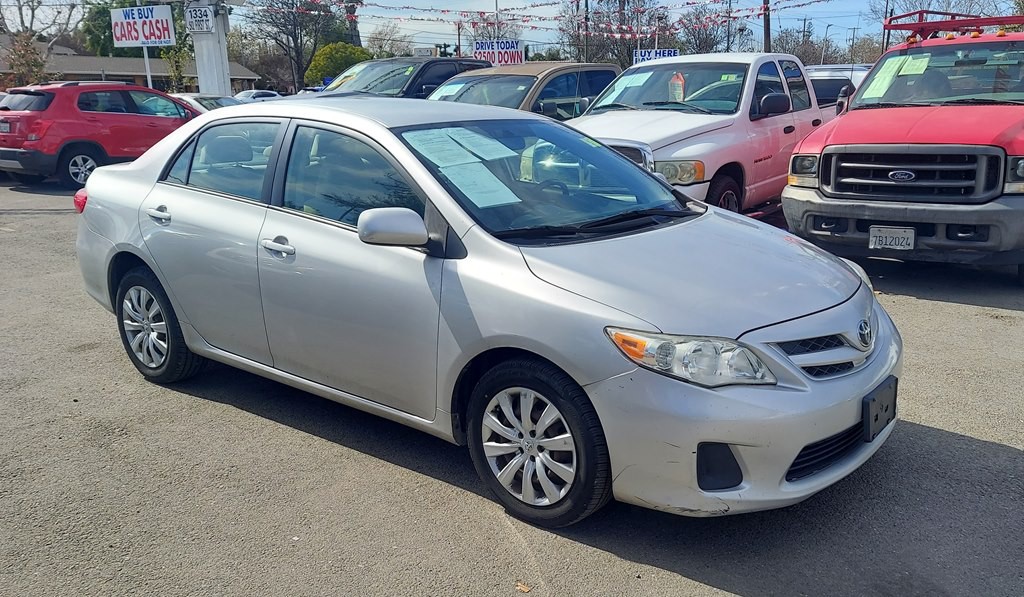 2012 Toyota Corolla Image 2