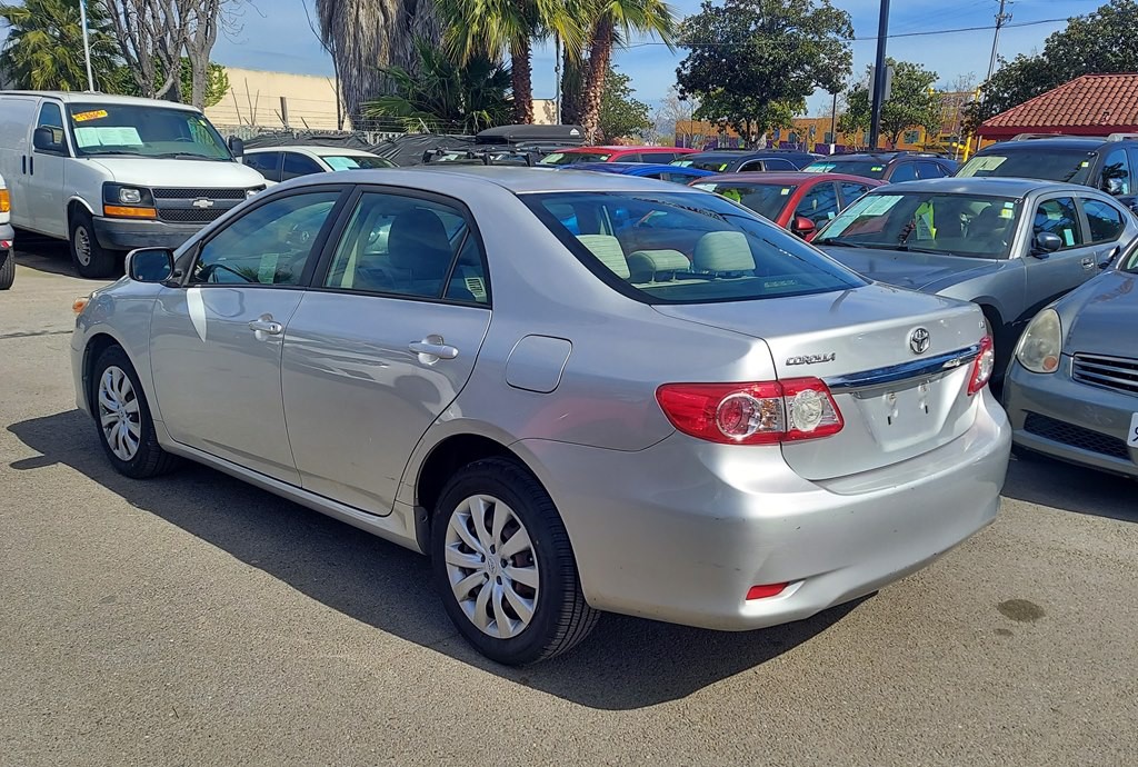 2012 Toyota Corolla Image 4