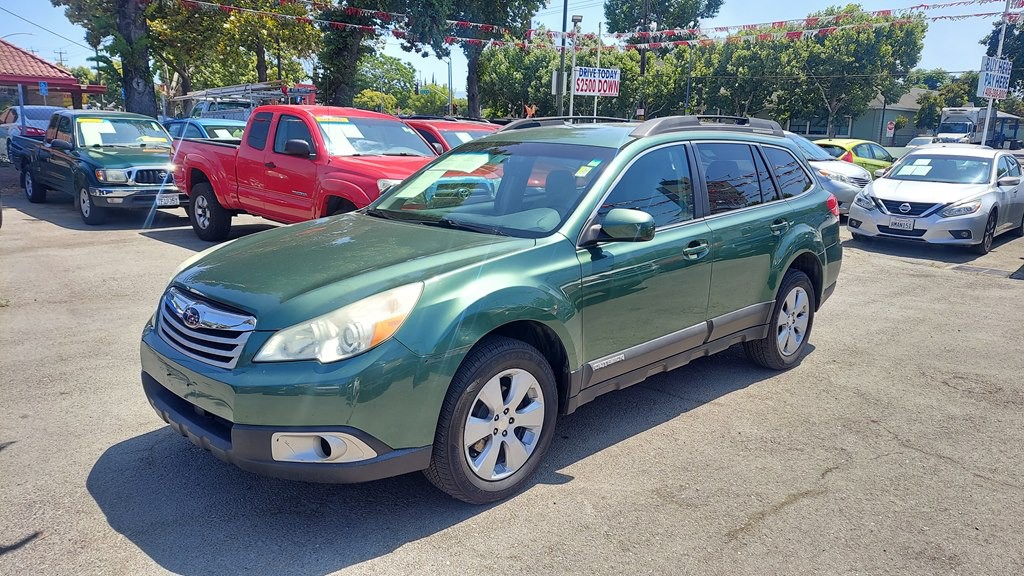 2010 Subaru Outback Image 1