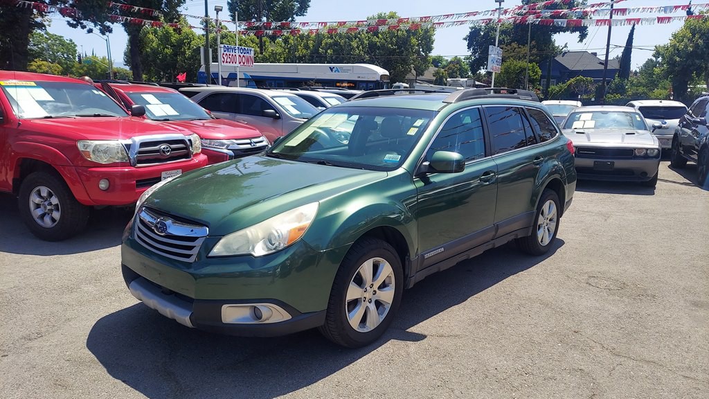 2010 Subaru Outback Image 1