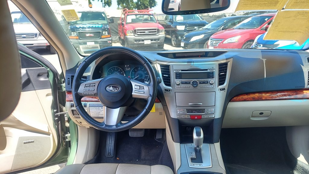 2010 Subaru Outback Image 8