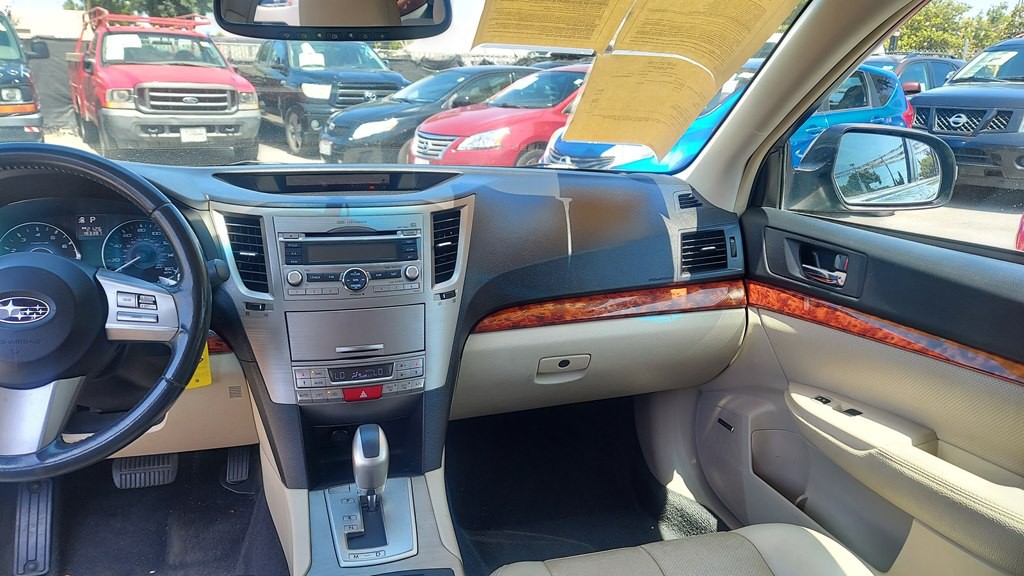 2010 Subaru Outback Image 9