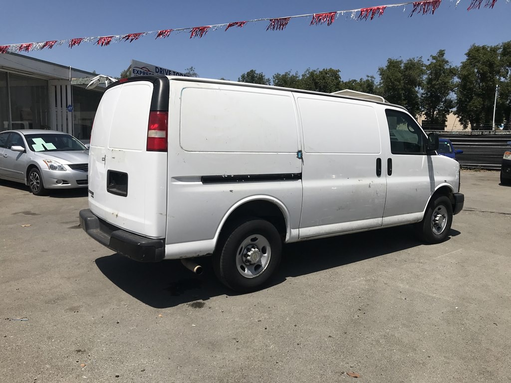 2013 Chevrolet Express Image 4