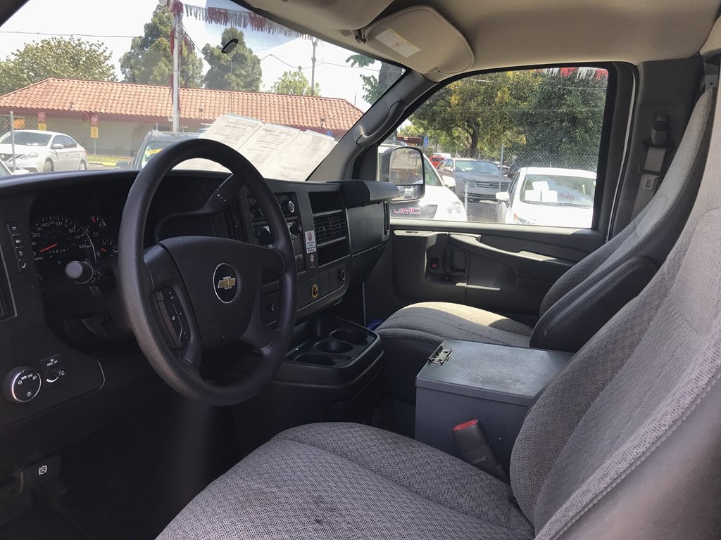 2013 Chevrolet Express Image 9