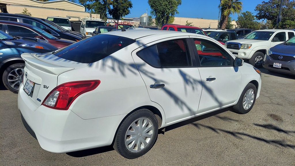 2016 Nissan Versa Image 5