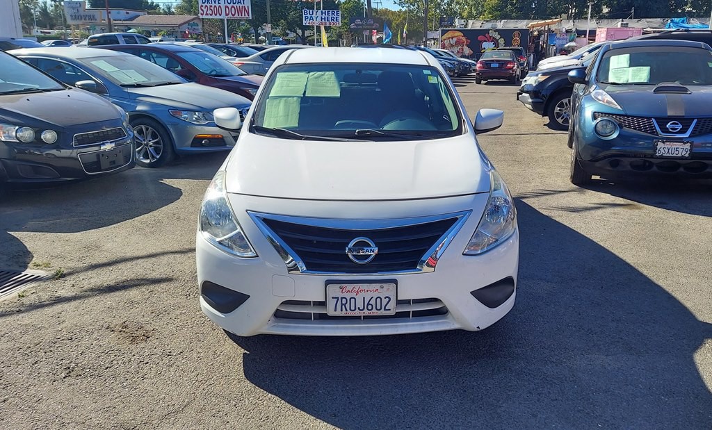 2016 Nissan Versa Image 7