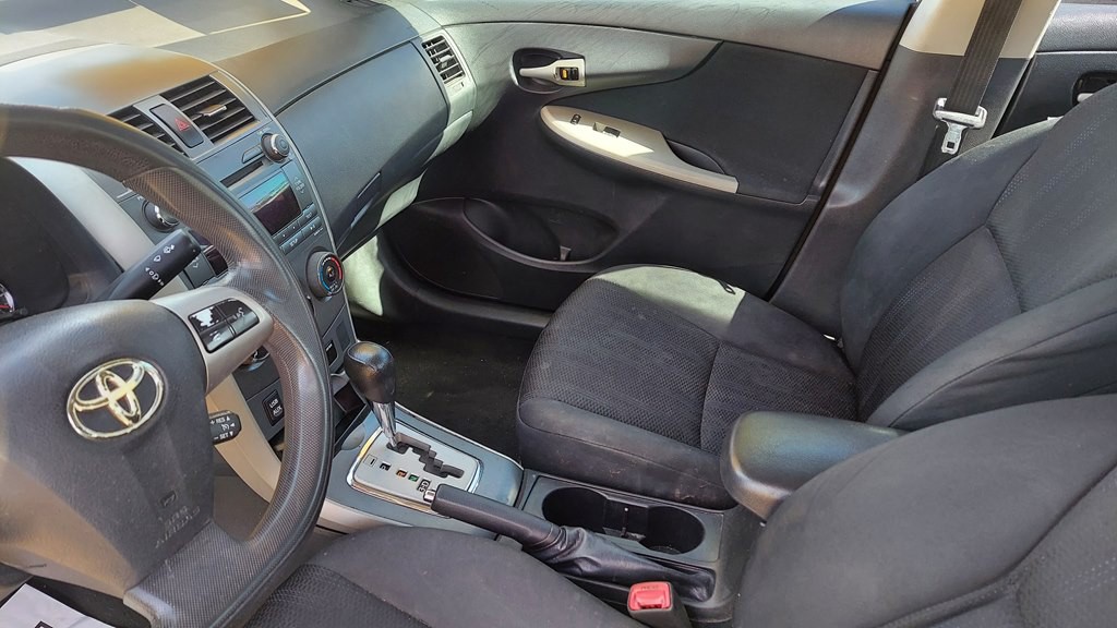 2011 Toyota Corolla Image 7