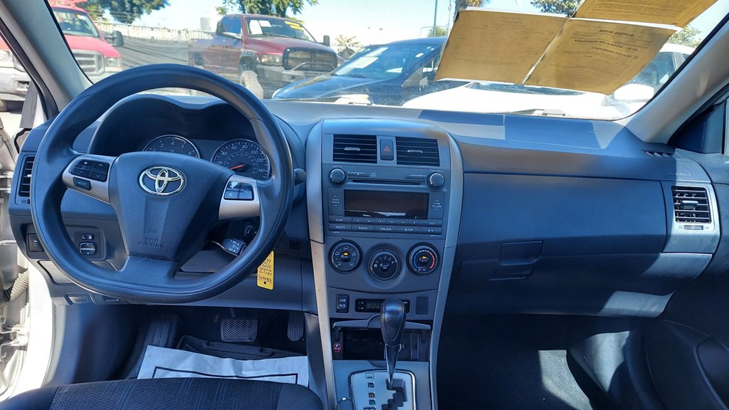 2011 Toyota Corolla Image 9