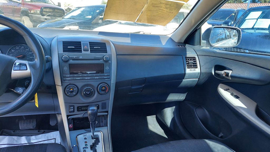 2011 Toyota Corolla Image 10